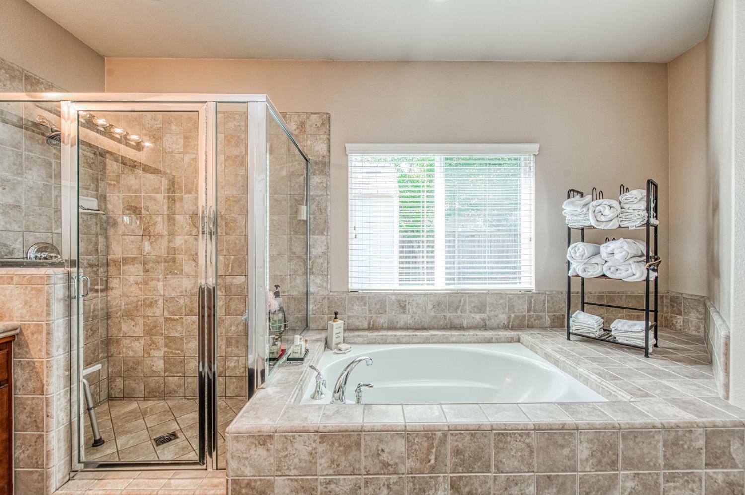 3274 Keats Ave, Clovis, CA 93619