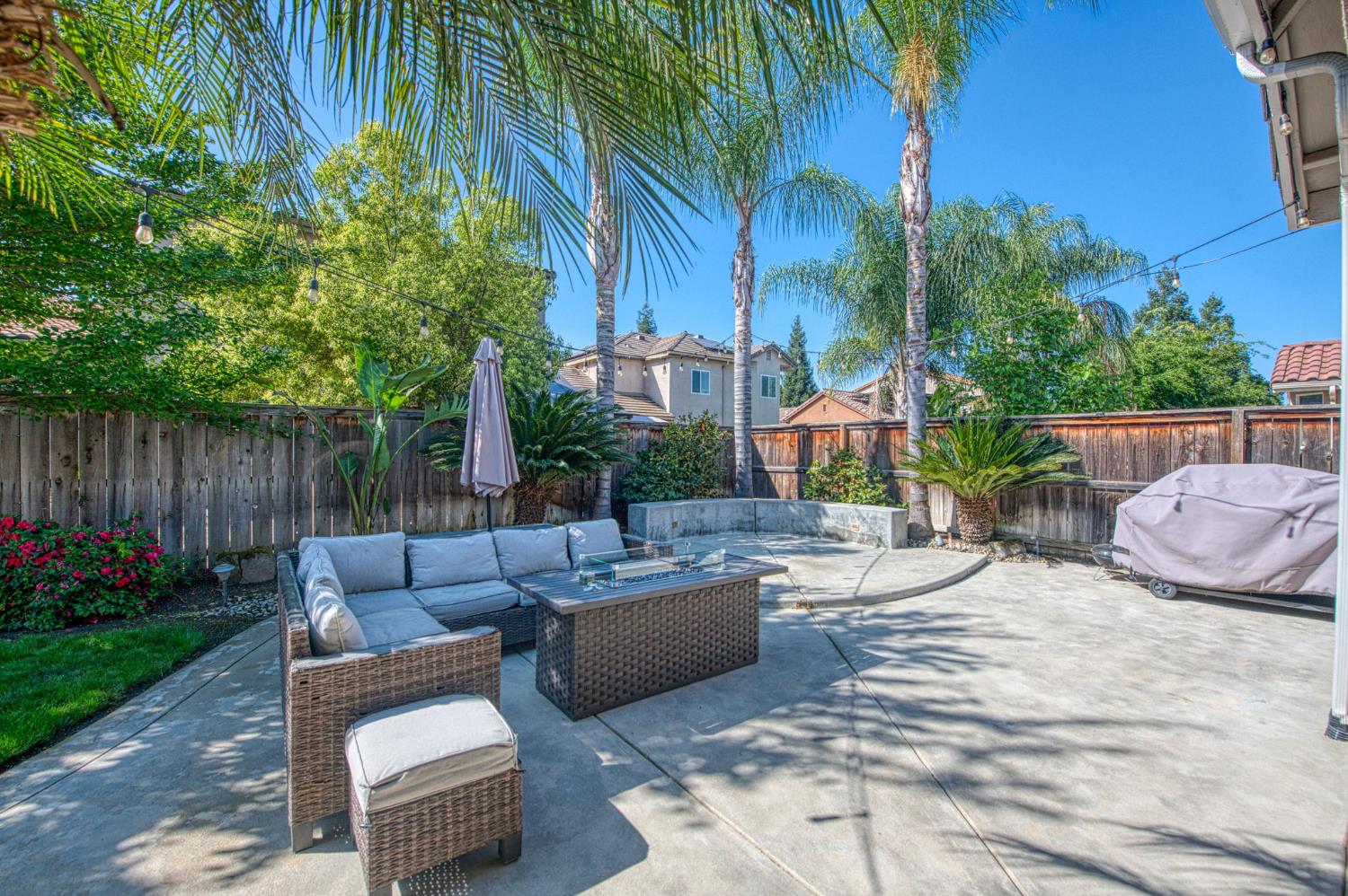 3274 Keats Ave, Clovis, CA 93619