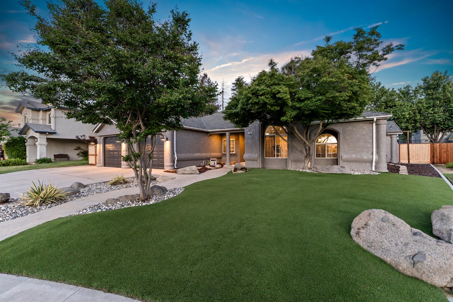 3287 McKelvy, Clovis, CA 93611