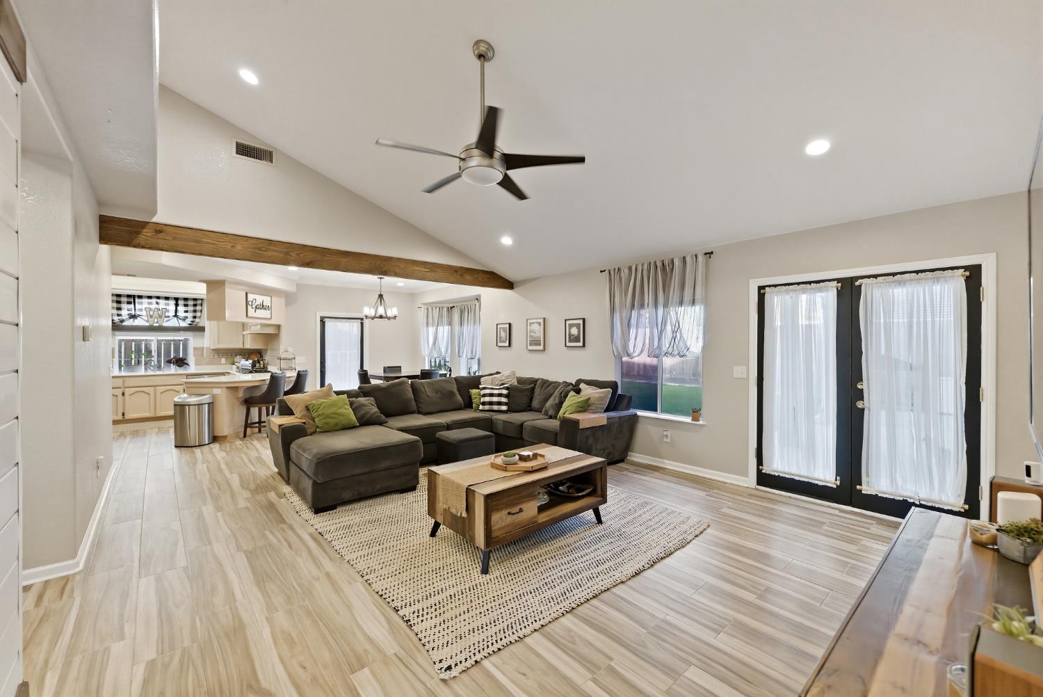 3287 McKelvy, Fresno, CA 93611