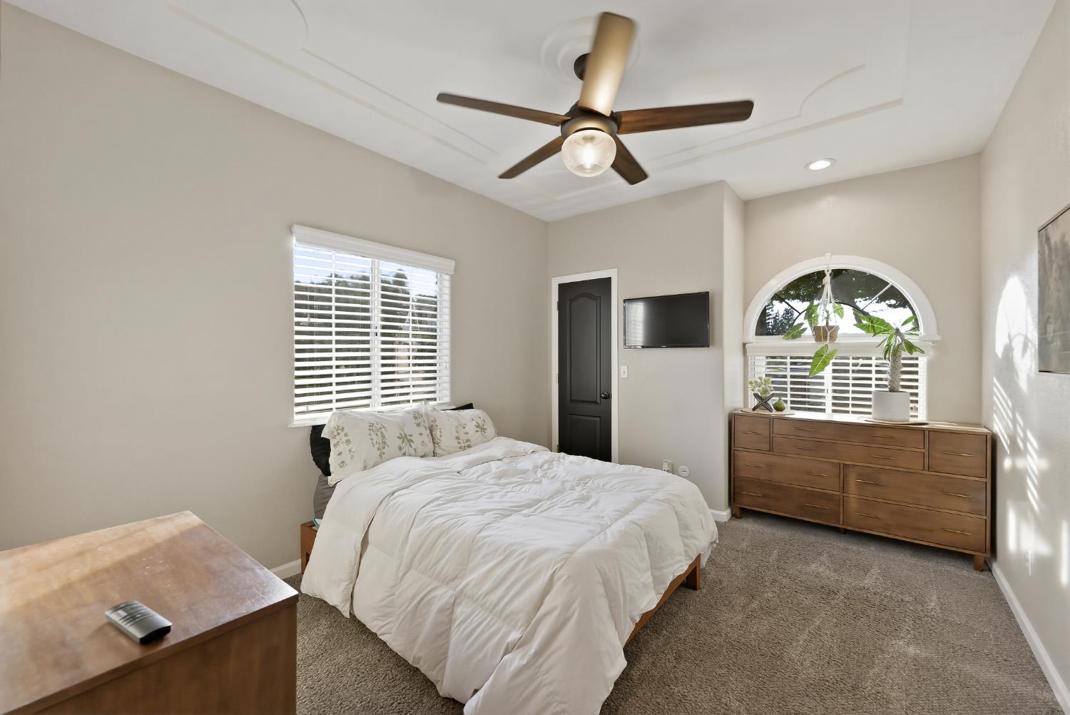 3287 McKelvy, Fresno, CA 93611