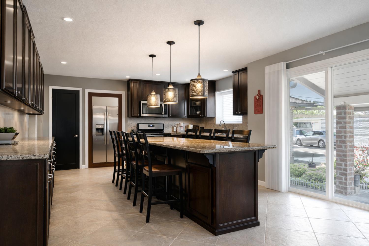 112 E Oleander, Fresno, CA 93706