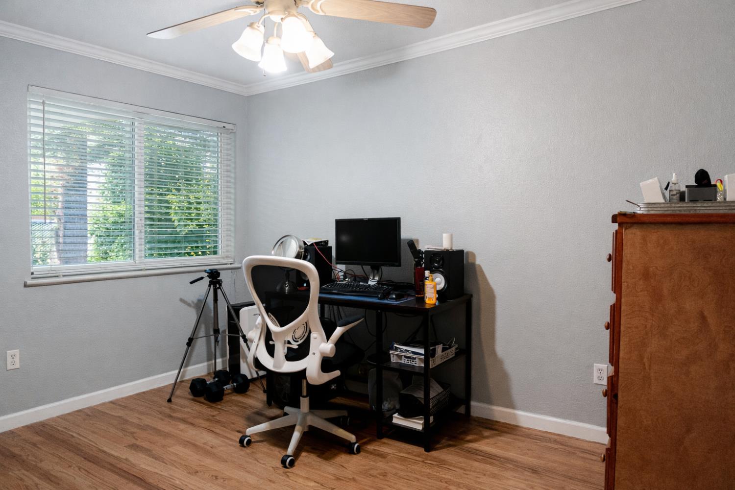 112 E Oleander, Fresno, CA 93706