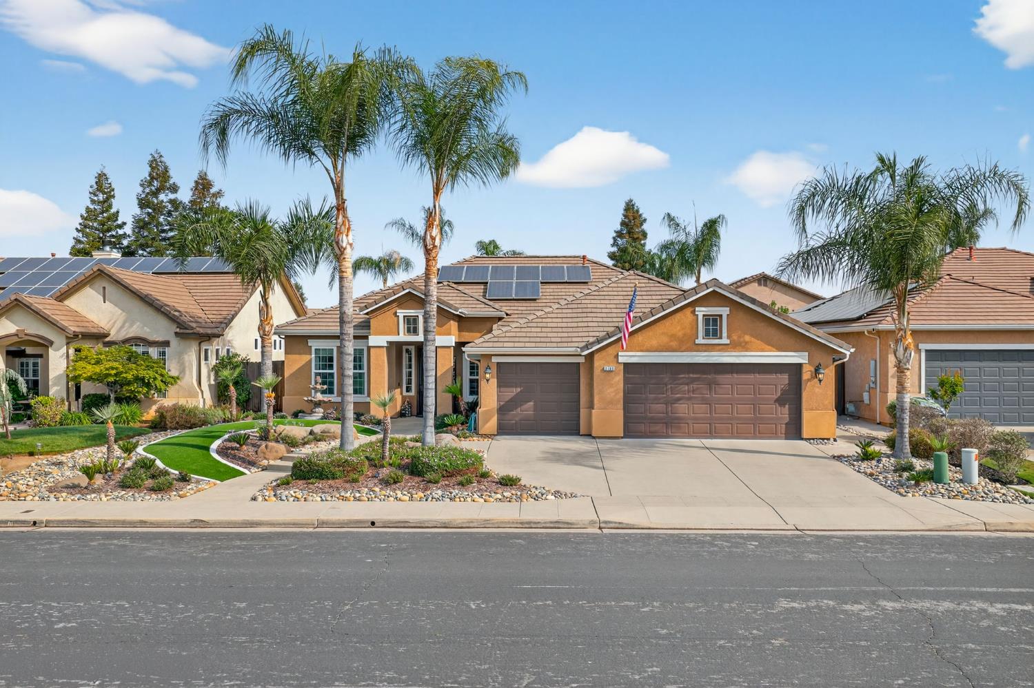 2765 Bellaire Ave, Clovis, CA 93611