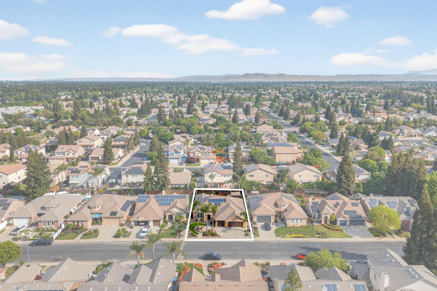 2765 Bellaire Ave, Clovis, CA 93611