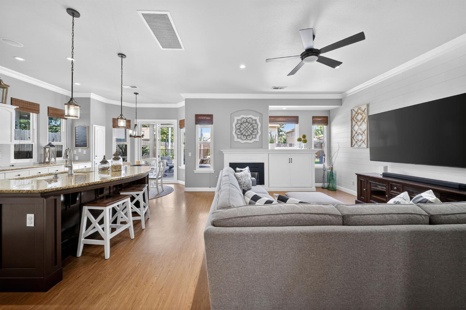 2765 Bellaire Ave, Clovis, CA 93611