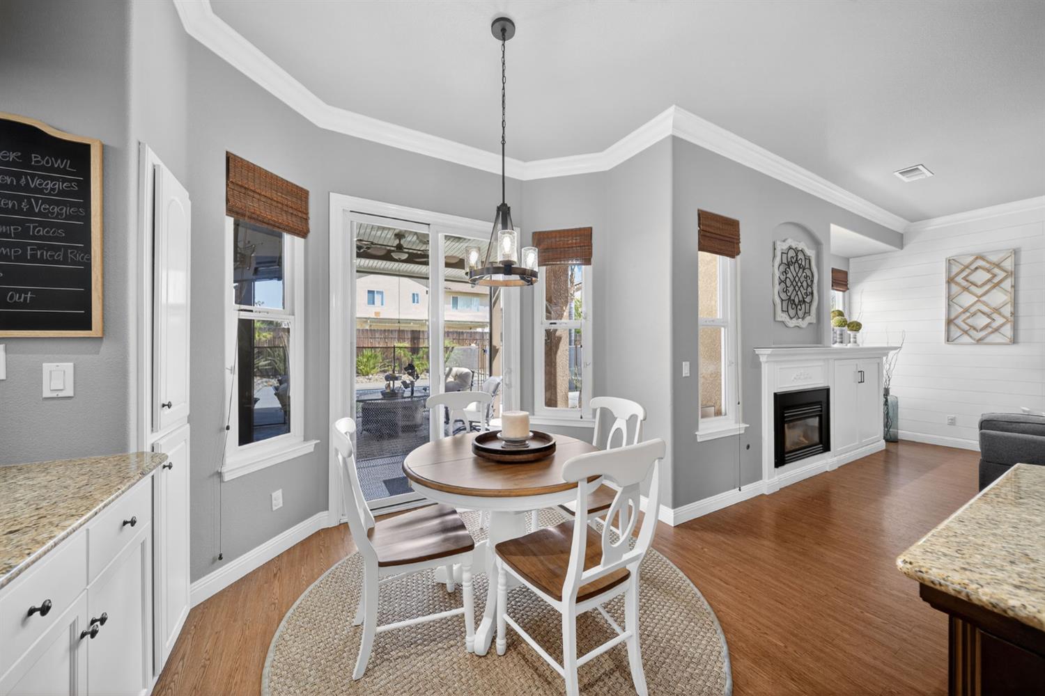 2765 Bellaire Ave, Clovis, CA 93611