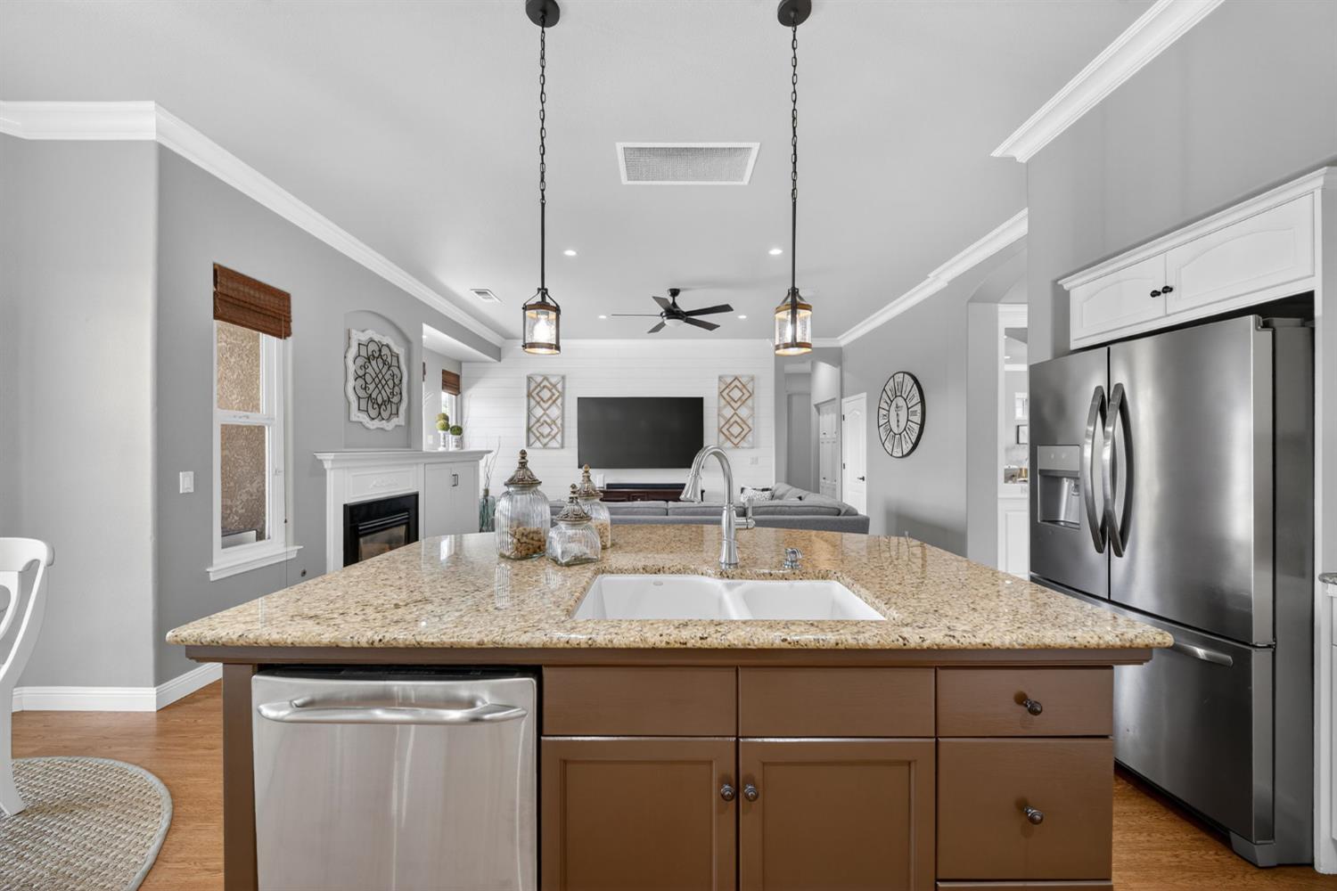 2765 Bellaire Ave, Clovis, CA 93611