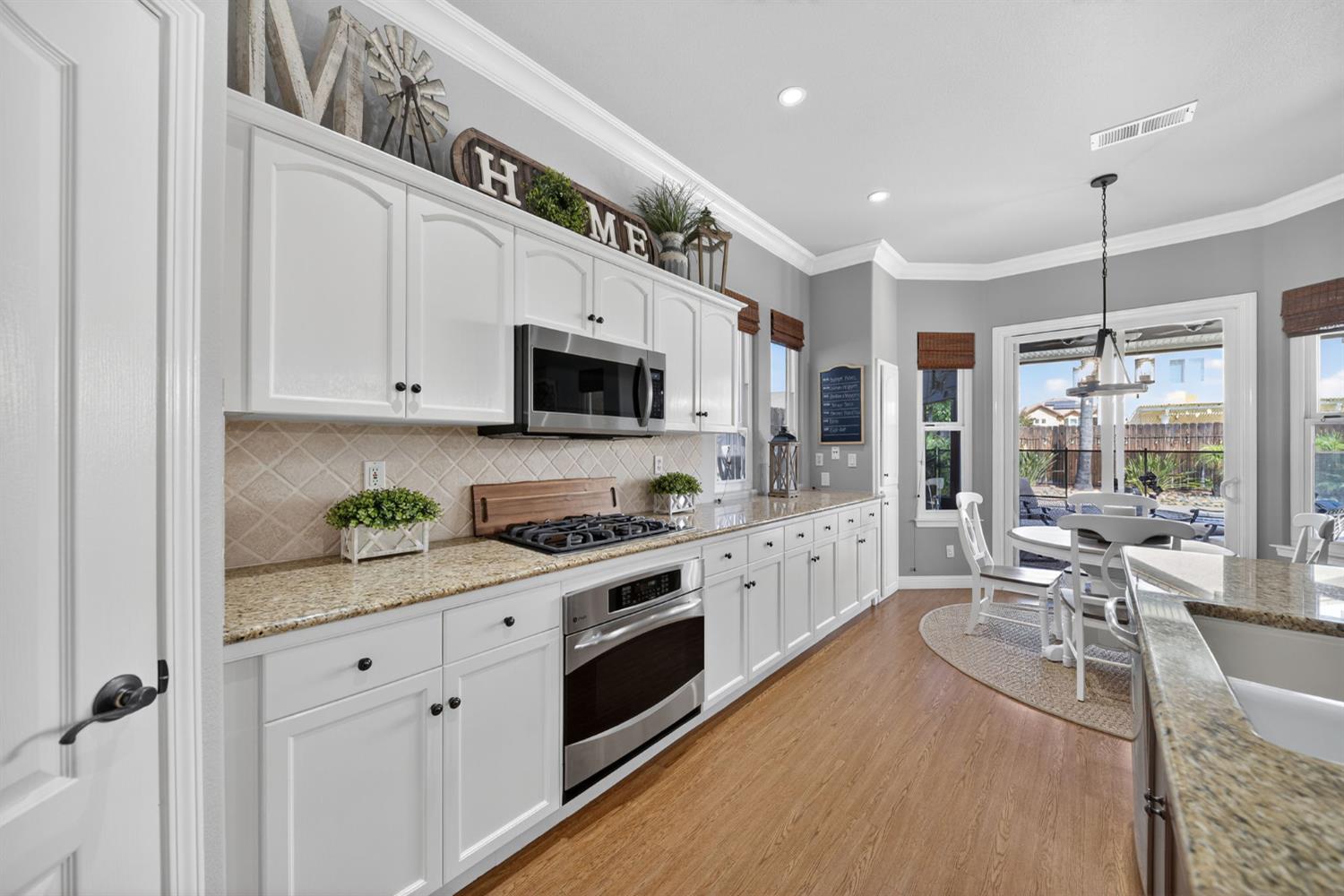 2765 Bellaire Ave, Clovis, CA 93611