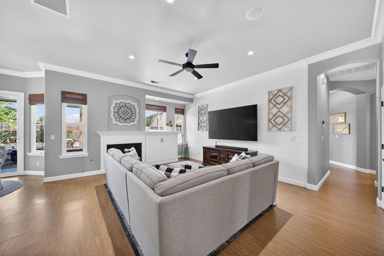 2765 Bellaire Ave, Clovis, CA 93611