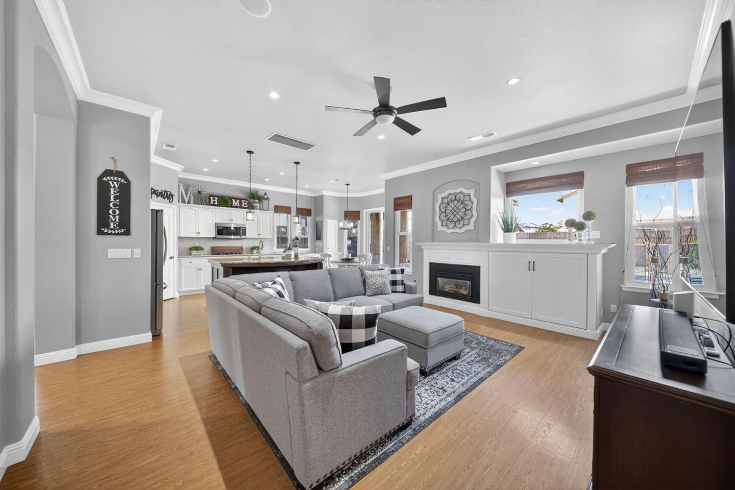 2765 Bellaire Ave, Clovis, CA 93611