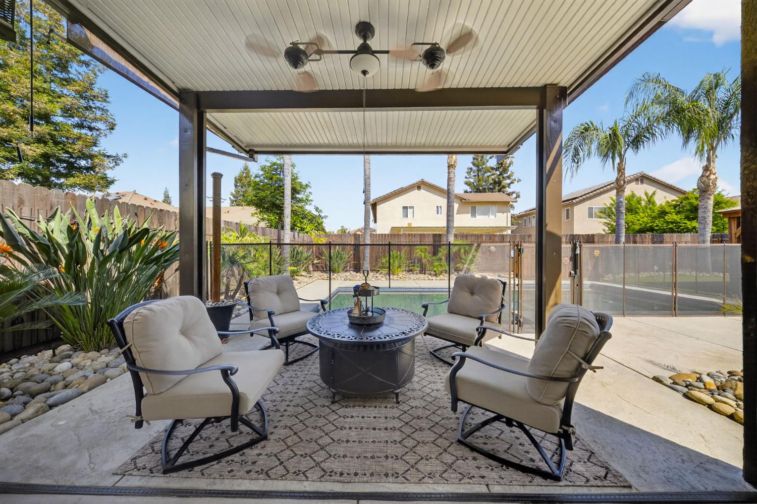 2765 Bellaire Ave, Clovis, CA 93611