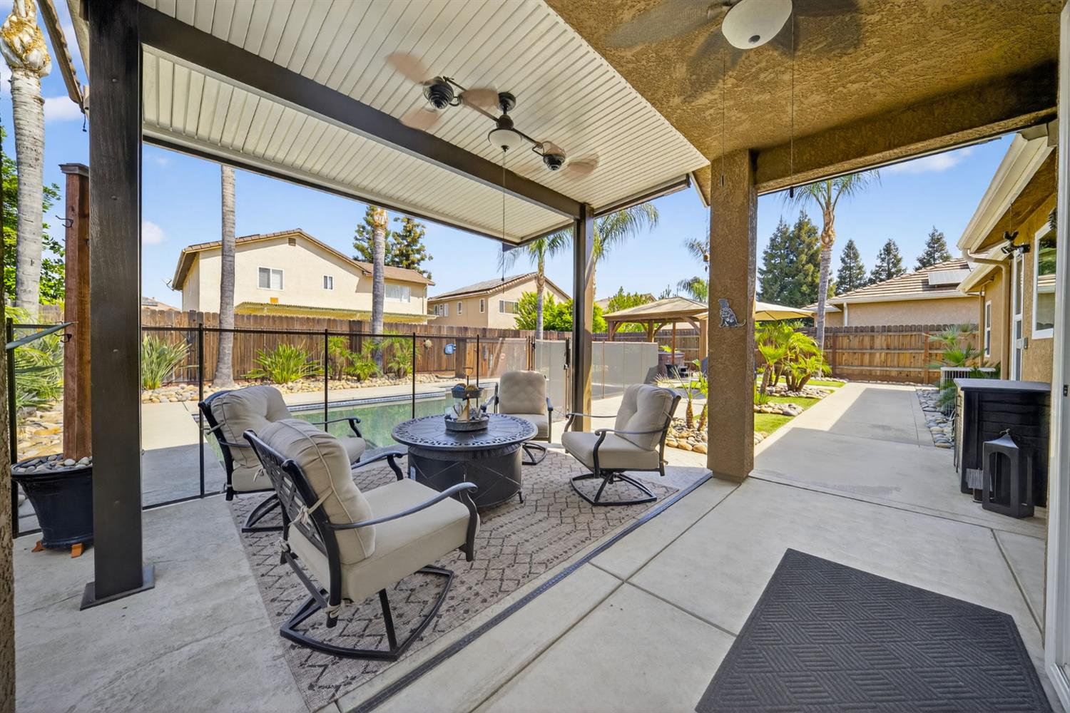 2765 Bellaire Ave, Clovis, CA 93611