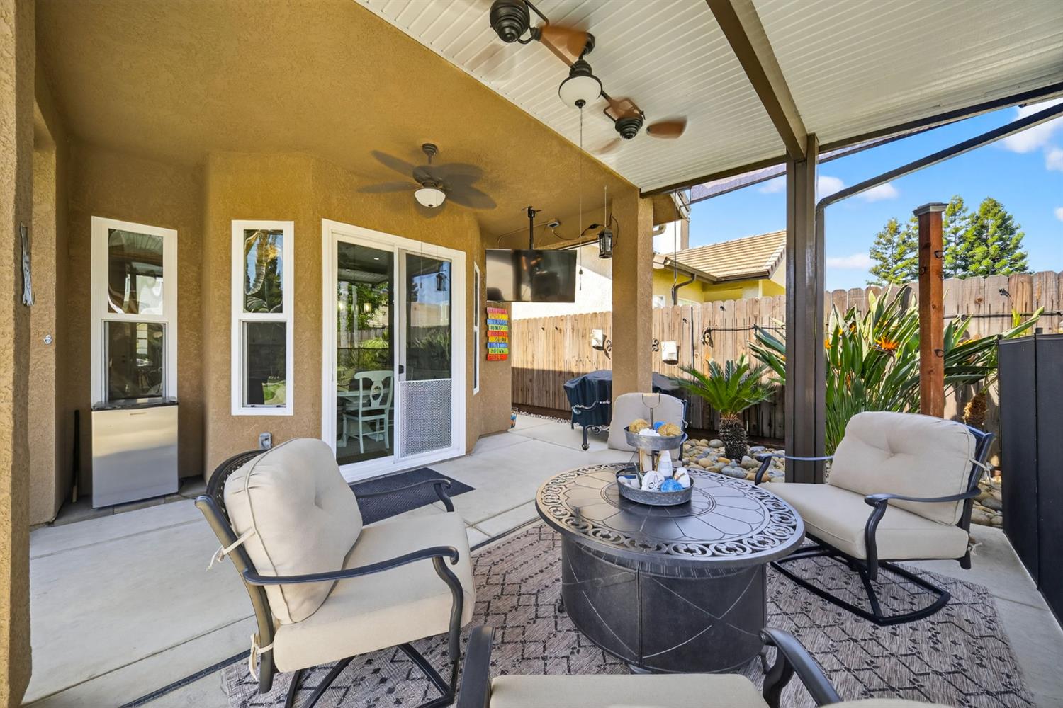 2765 Bellaire Ave, Clovis, CA 93611