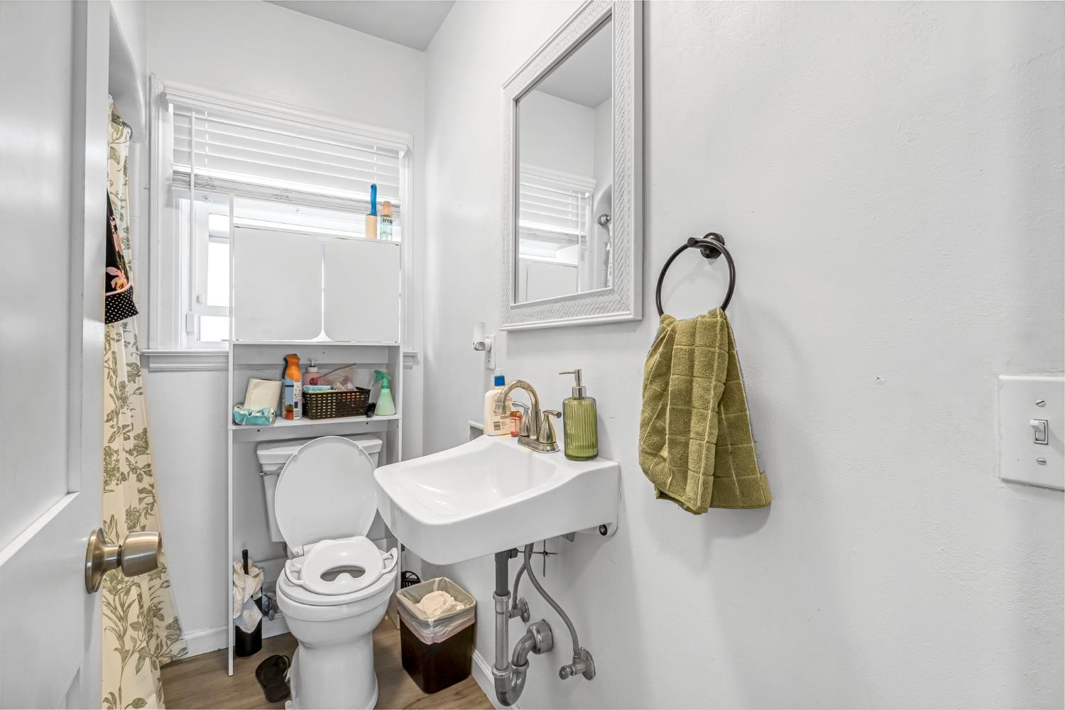 2312 S Holly Ave, Fresno, CA 93706