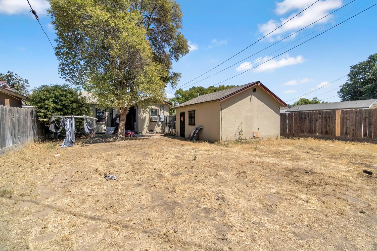 2312 S Holly Ave, Fresno, CA 93706