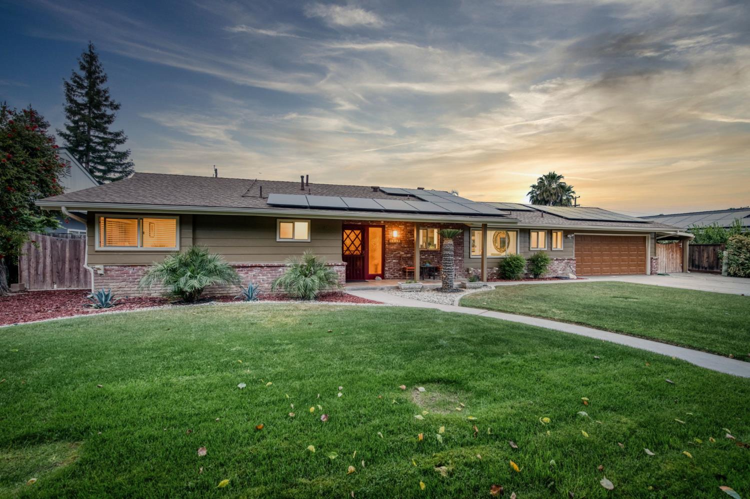 1540 W San Ramon Ave, Fresno, CA 93711