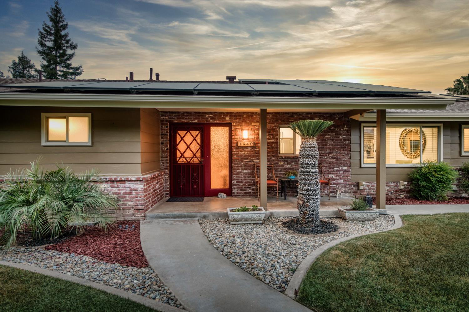 1540 W San Ramon Ave, Fresno, CA 93711