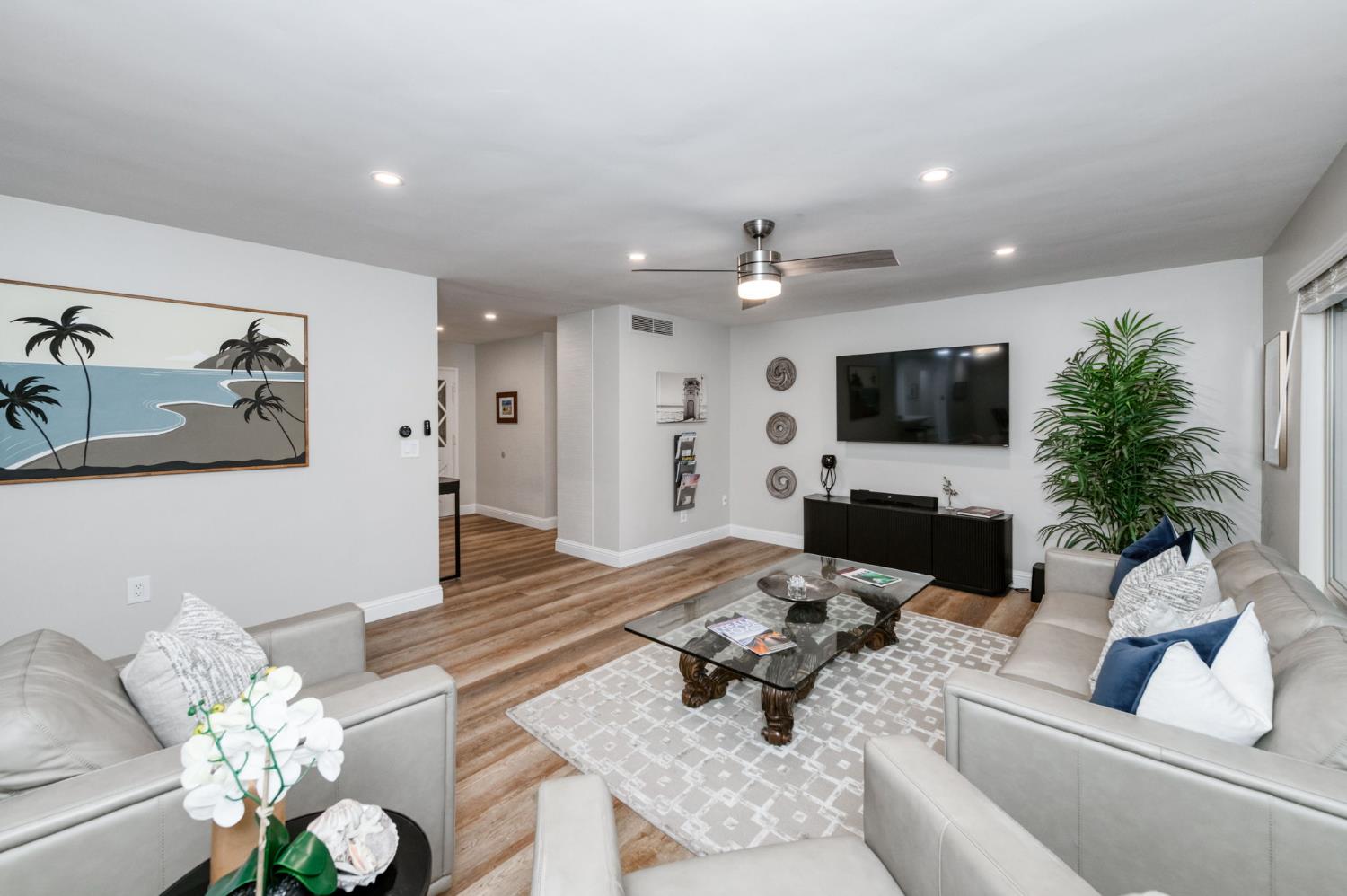 1540 W San Ramon Ave, Fresno, CA 93711