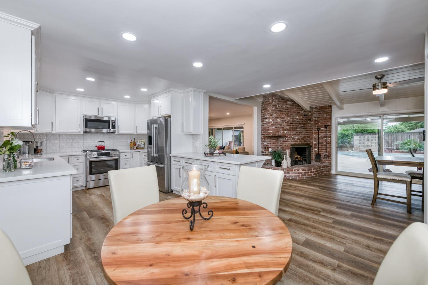 1540 W San Ramon Ave, Fresno, CA 93711