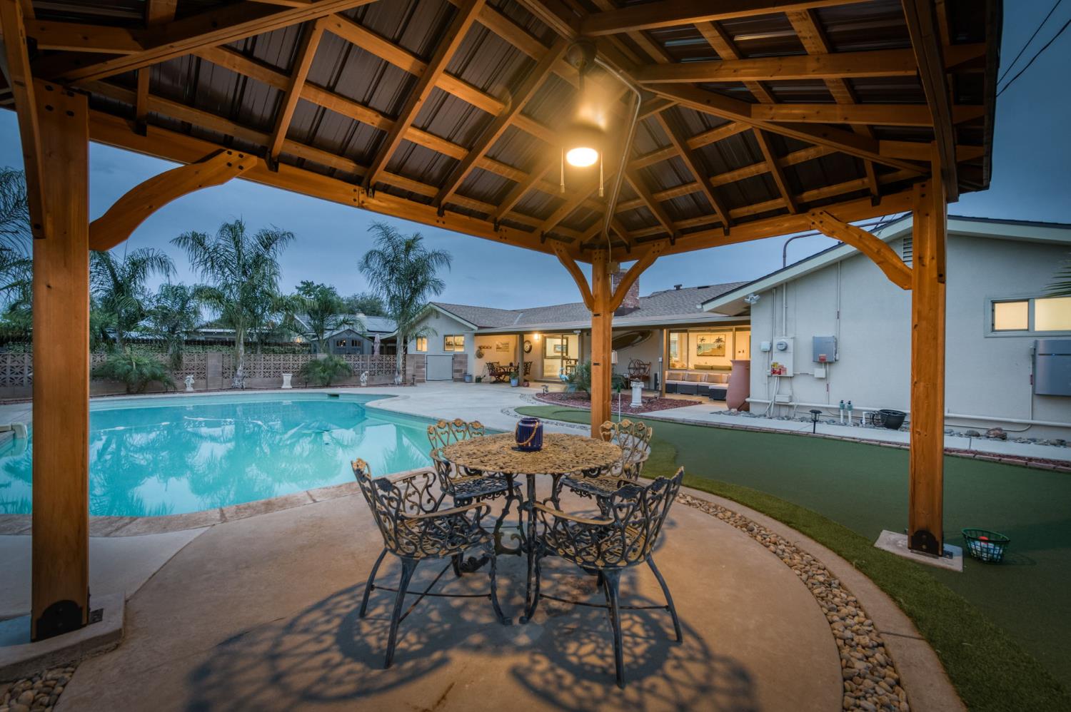 1540 W San Ramon Ave, Fresno, CA 93711