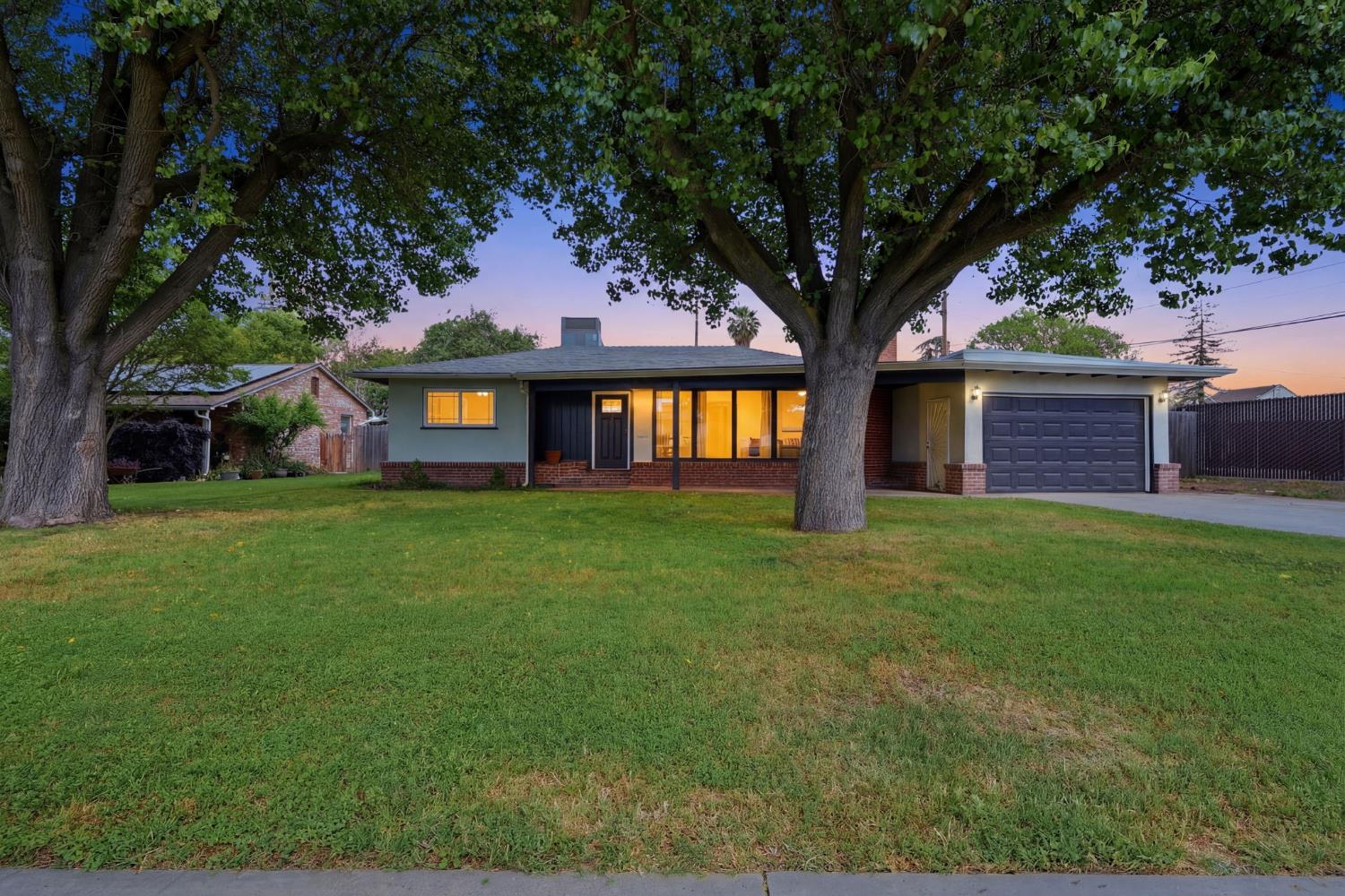 630 Auburn St, Tulare, CA 93274