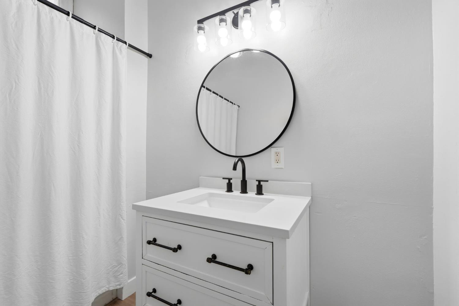 630 Auburn St, Tulare, CA 93274