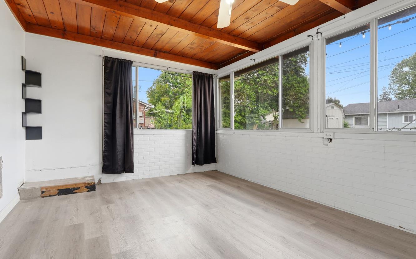 630 Auburn St, Tulare, CA 93274