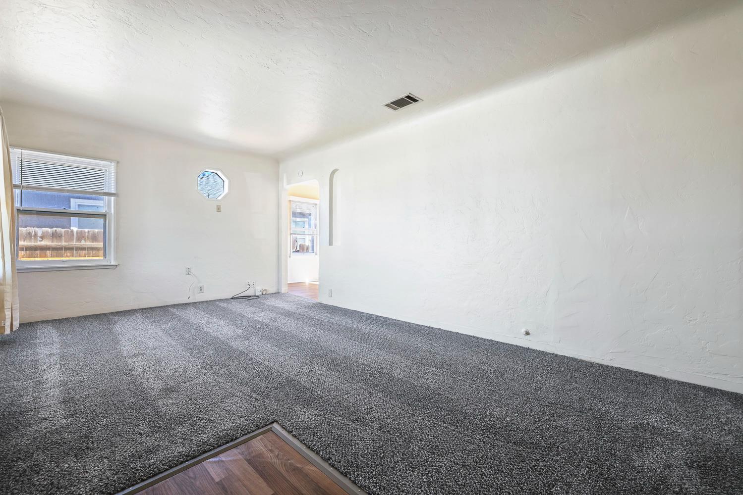 324 Coolidge St, Coalinga, CA 93210