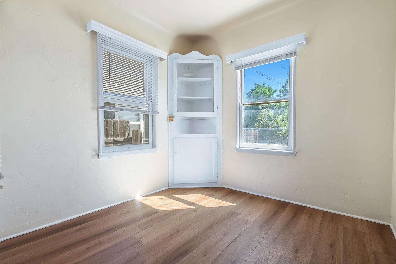 324 Coolidge St, Coalinga, CA 93210