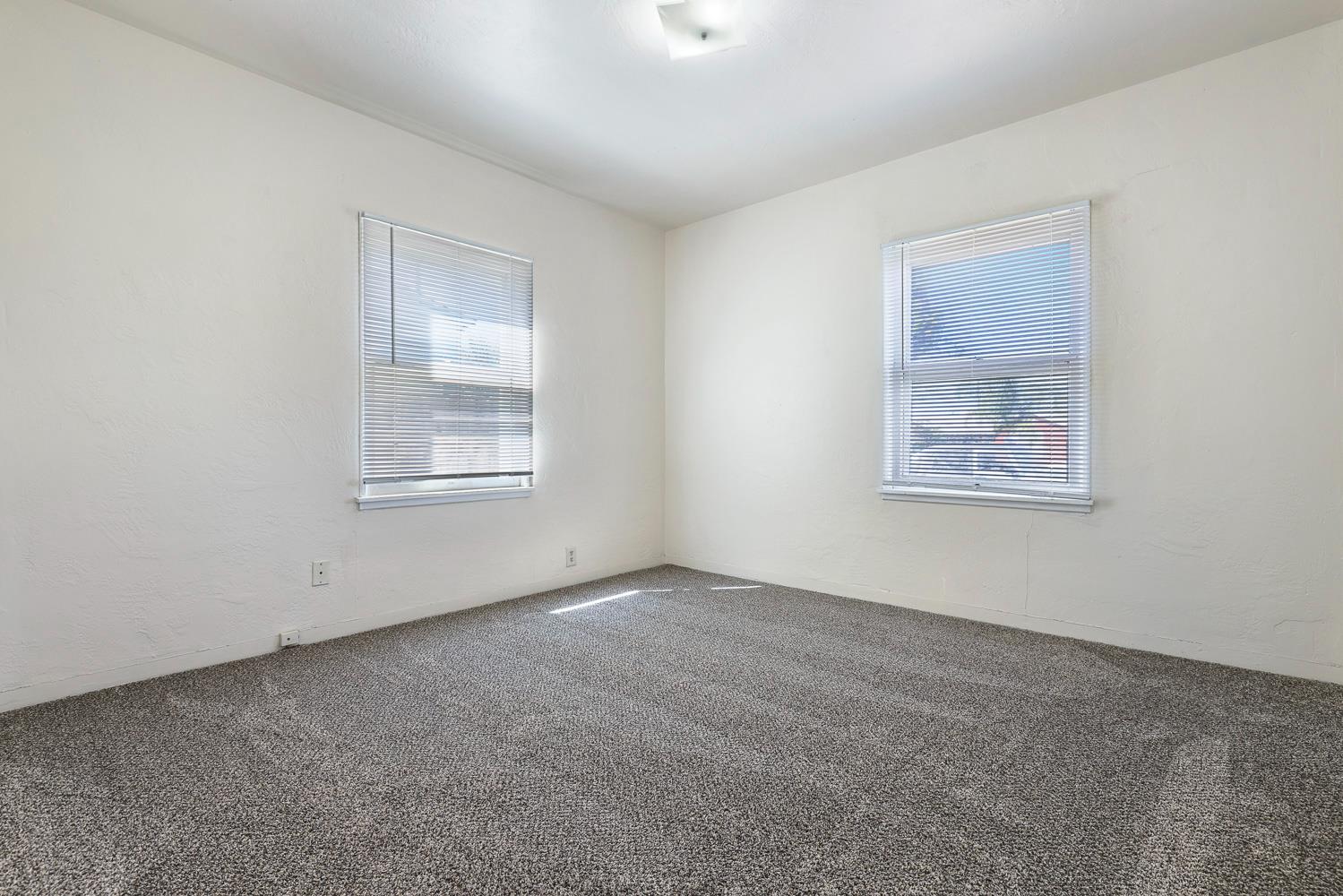 324 Coolidge St, Coalinga, CA 93210