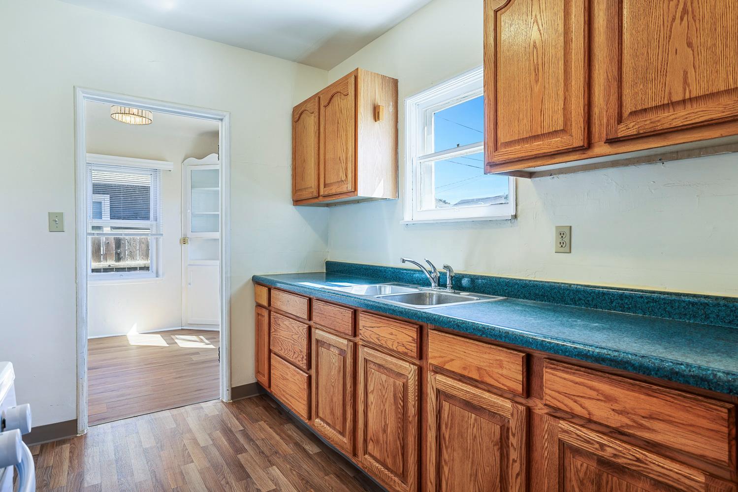 324 Coolidge St, Coalinga, CA 93210