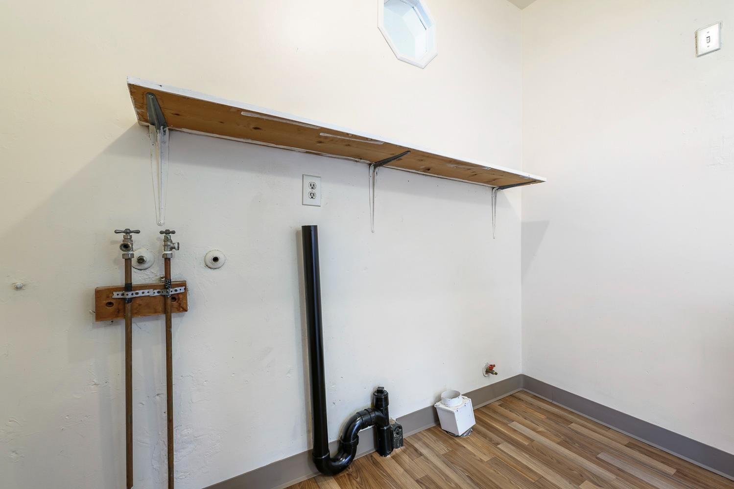 324 Coolidge St, Coalinga, CA 93210