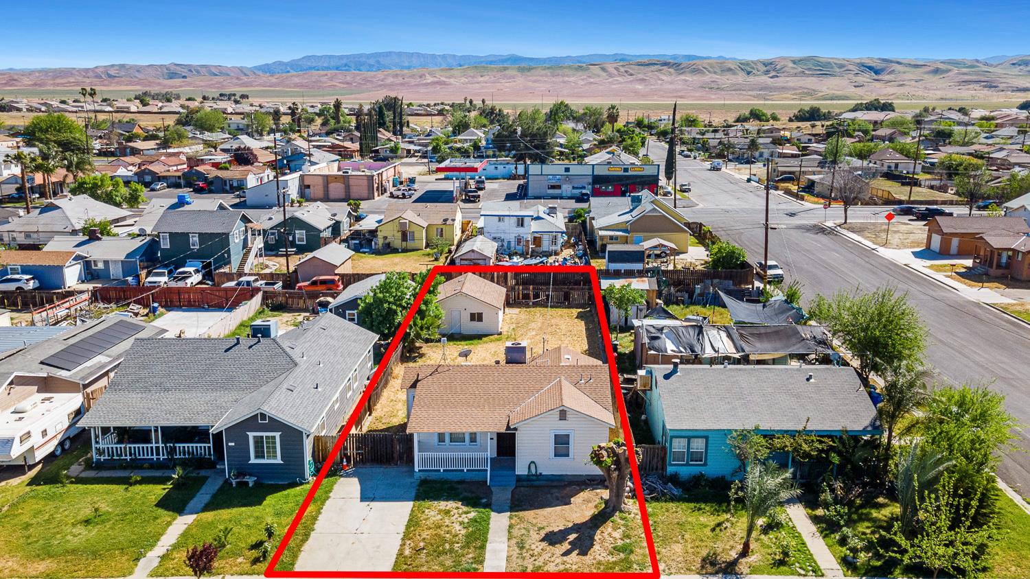 324 Coolidge St, Coalinga, CA 93210