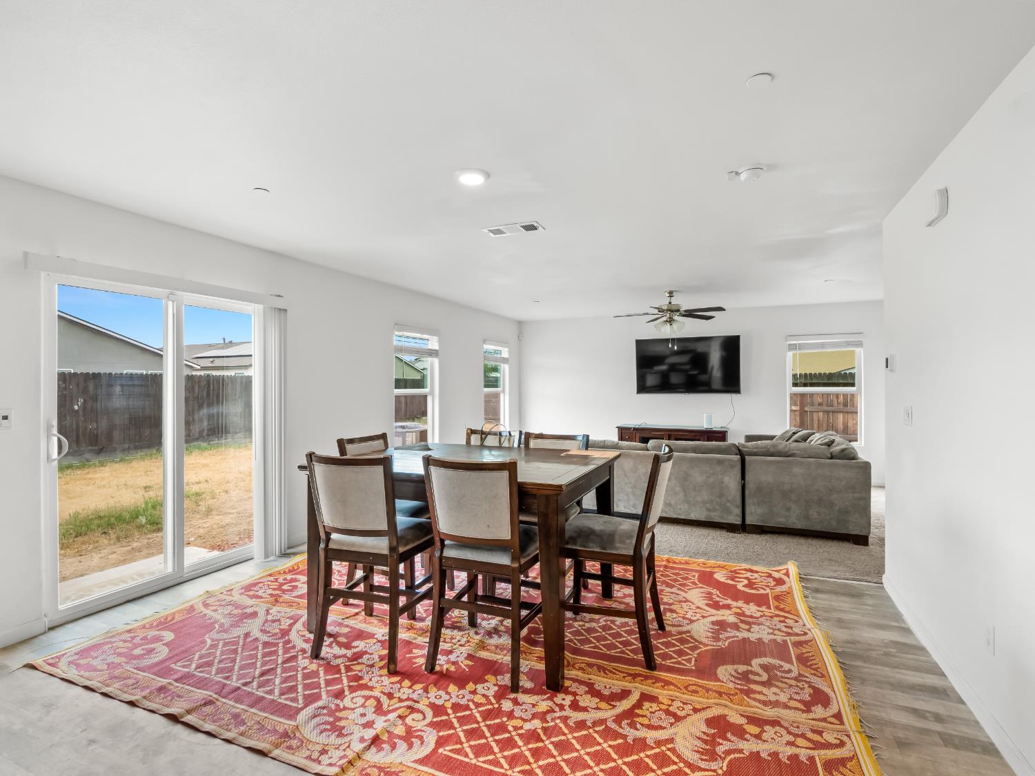 3637 N Mccaffrey Ave, Fresno, CA 93722