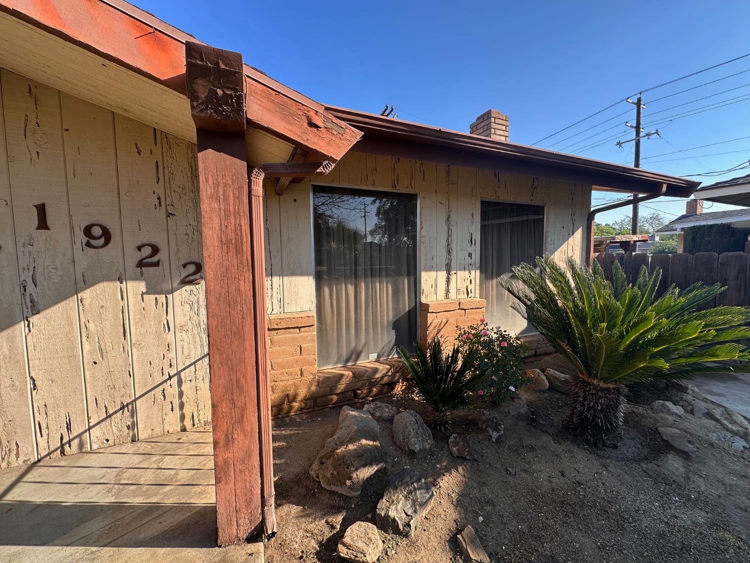 1922 N Dearing Ave, Fresno, CA 93703