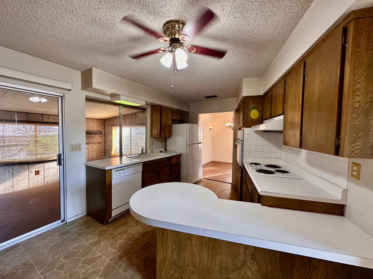 1922 N Dearing Ave, Fresno, CA 93703