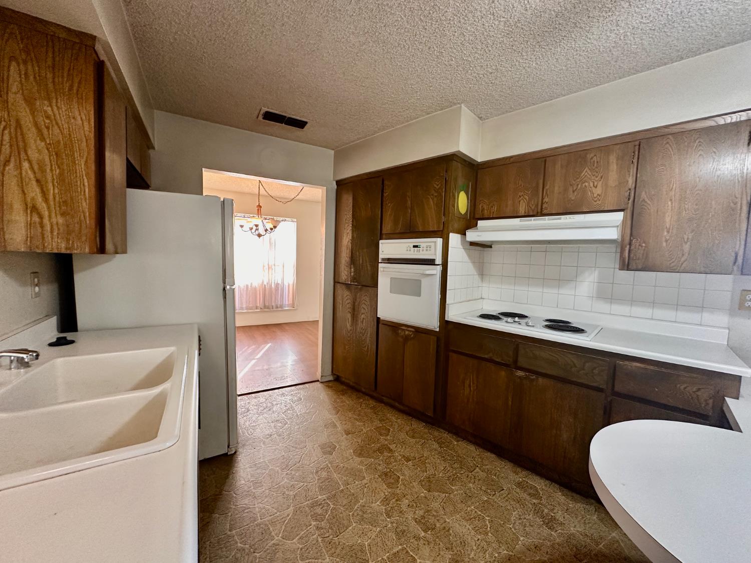 1922 N Dearing Ave, Fresno, CA 93703