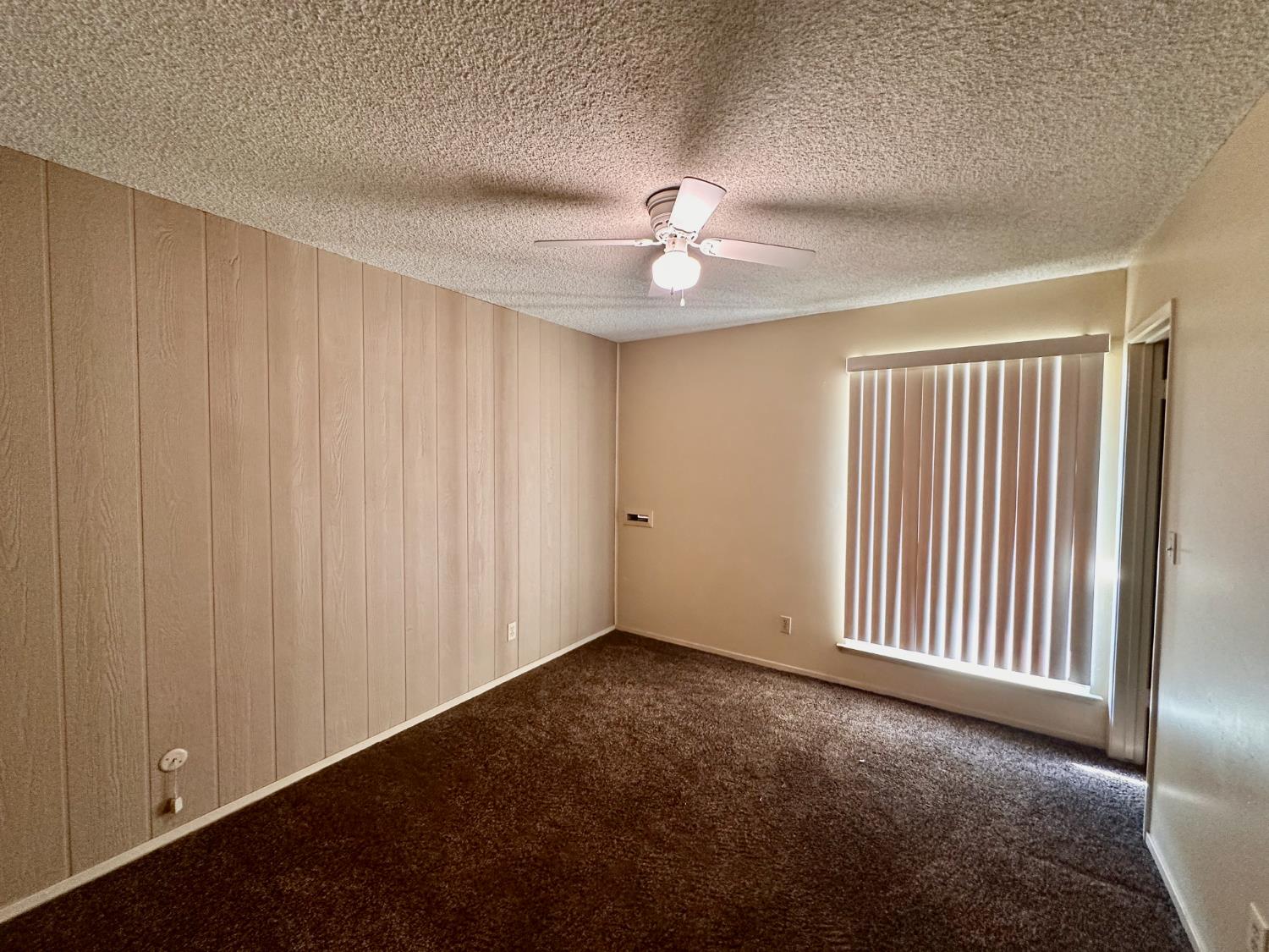 1922 N Dearing Ave, Fresno, CA 93703