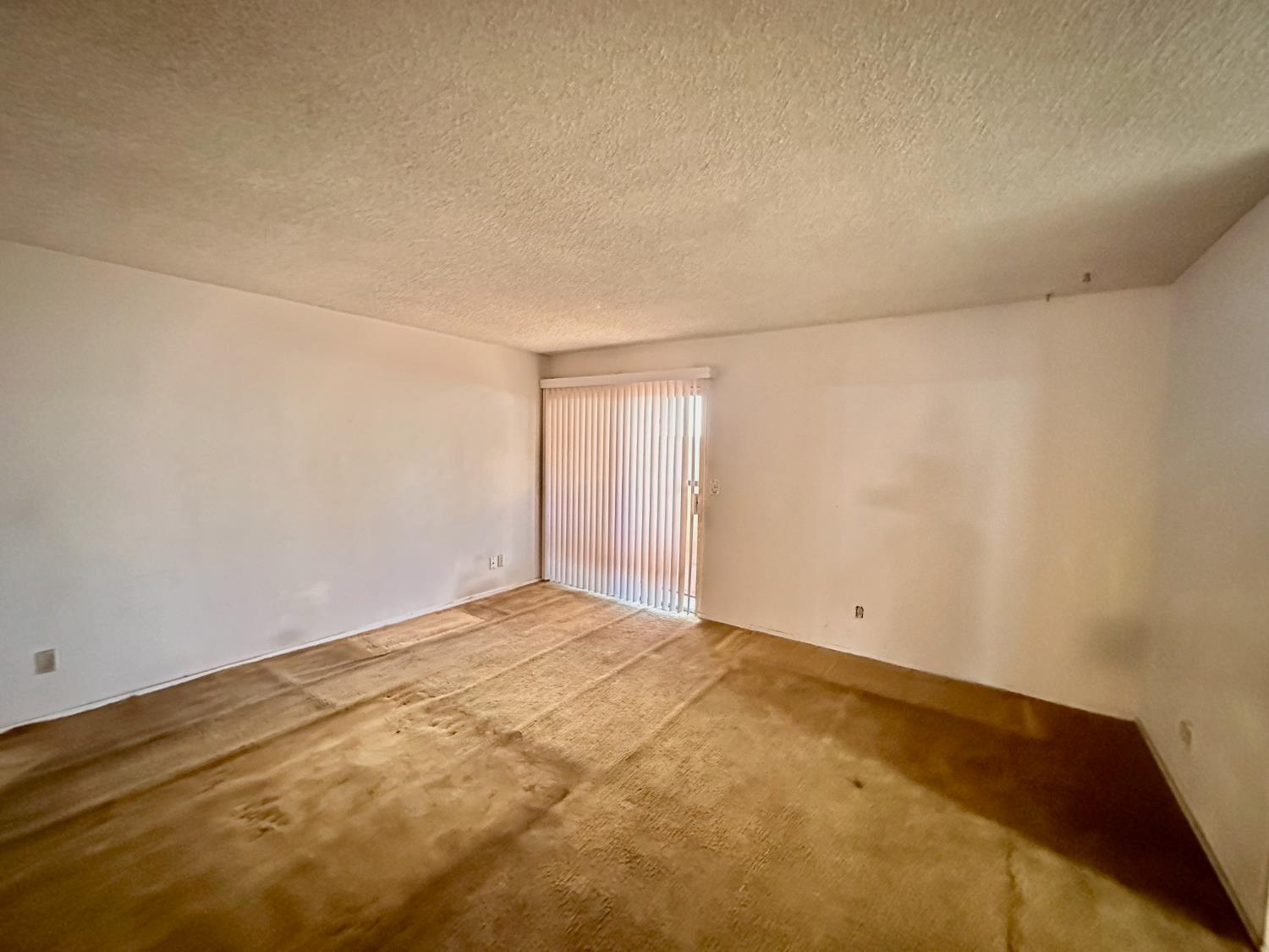 1922 N Dearing Ave, Fresno, CA 93703