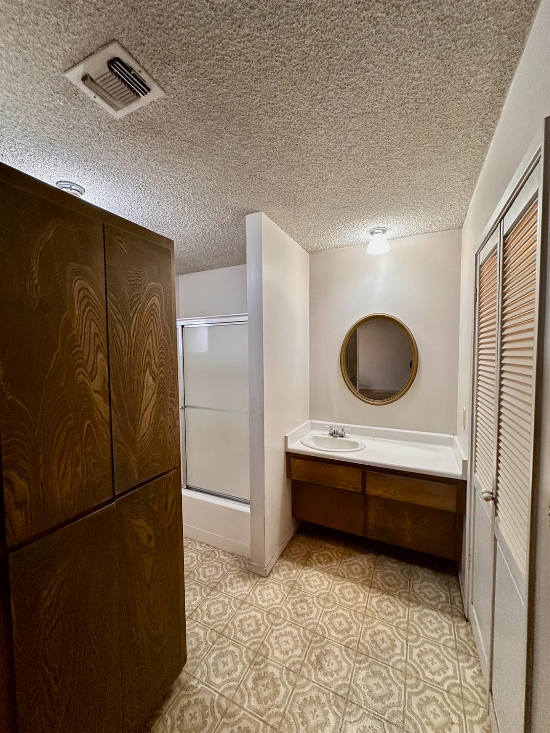 1922 N Dearing Ave, Fresno, CA 93703