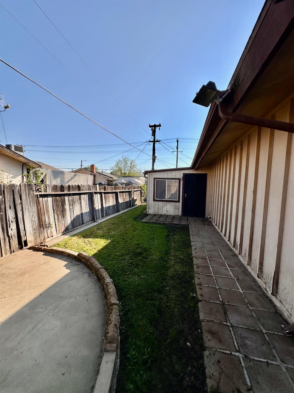 1922 N Dearing Ave, Fresno, CA 93703