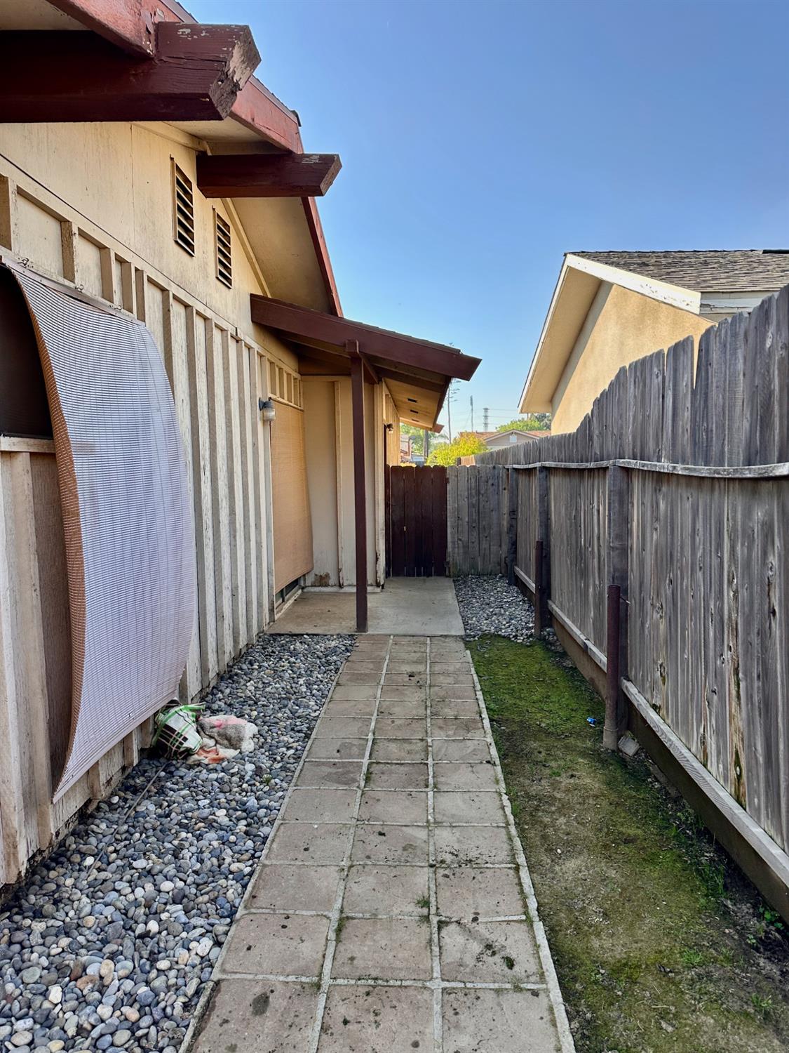 1922 N Dearing Ave, Fresno, CA 93703