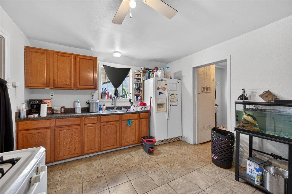 1328 1330 E Fedora Ave, Fresno, CA 93704