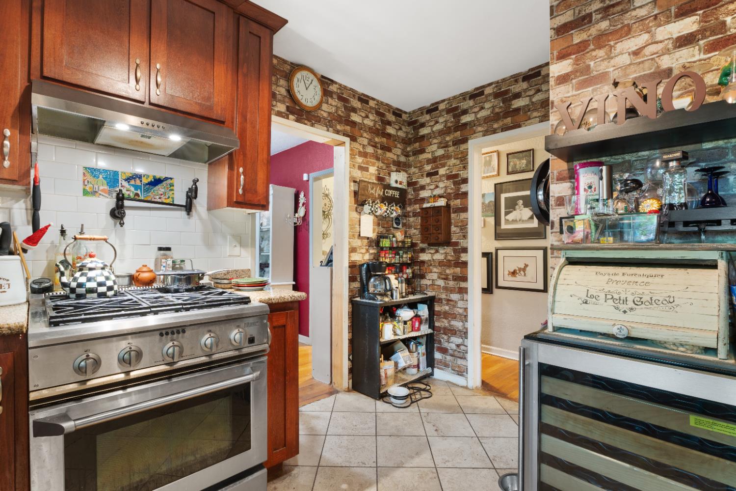 1925 N Arthur Ave, Fresno, CA 93705