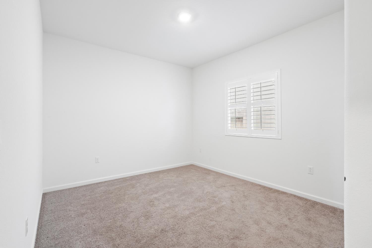 969 S Kandarian Ct, Fowler, CA 93625