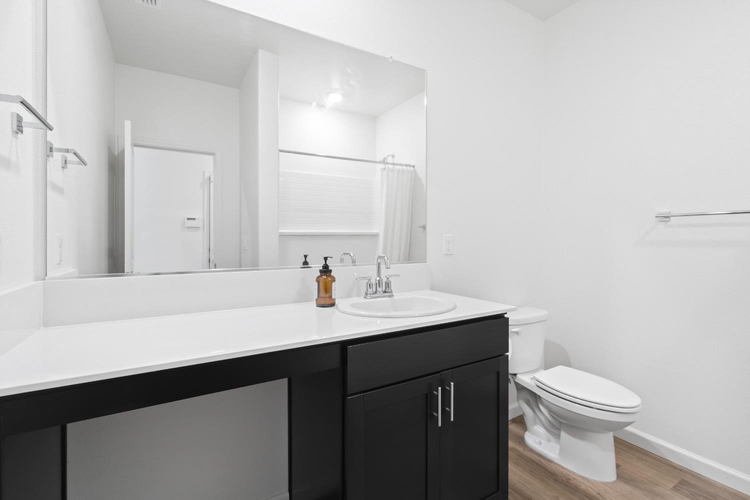 969 S Kandarian Ct, Fowler, CA 93625