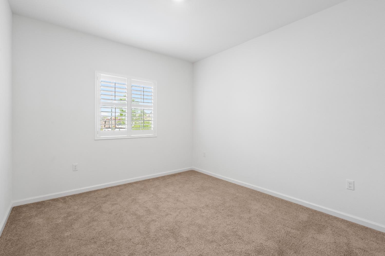 969 S Kandarian Ct, Fowler, CA 93625