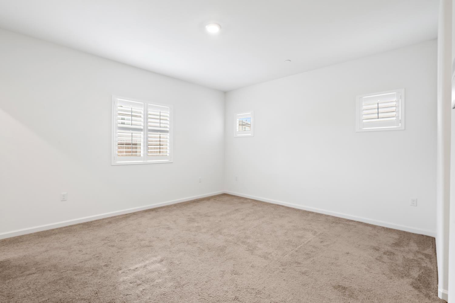 969 S Kandarian Ct, Fowler, CA 93625