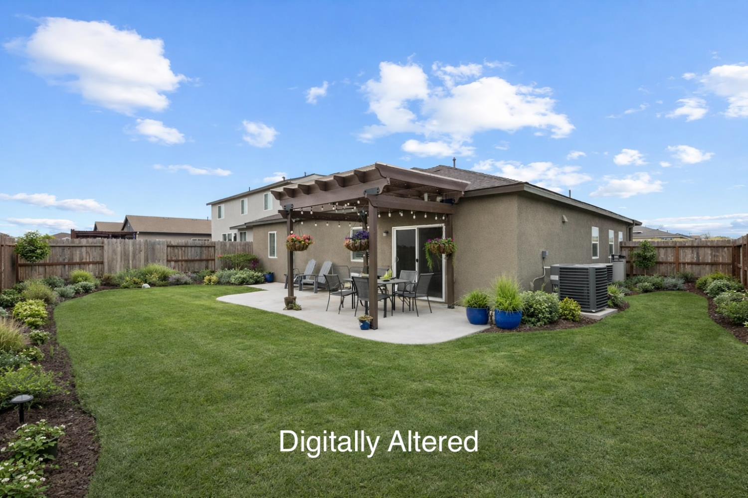 969 S Kandarian Ct, Fowler, CA 93625